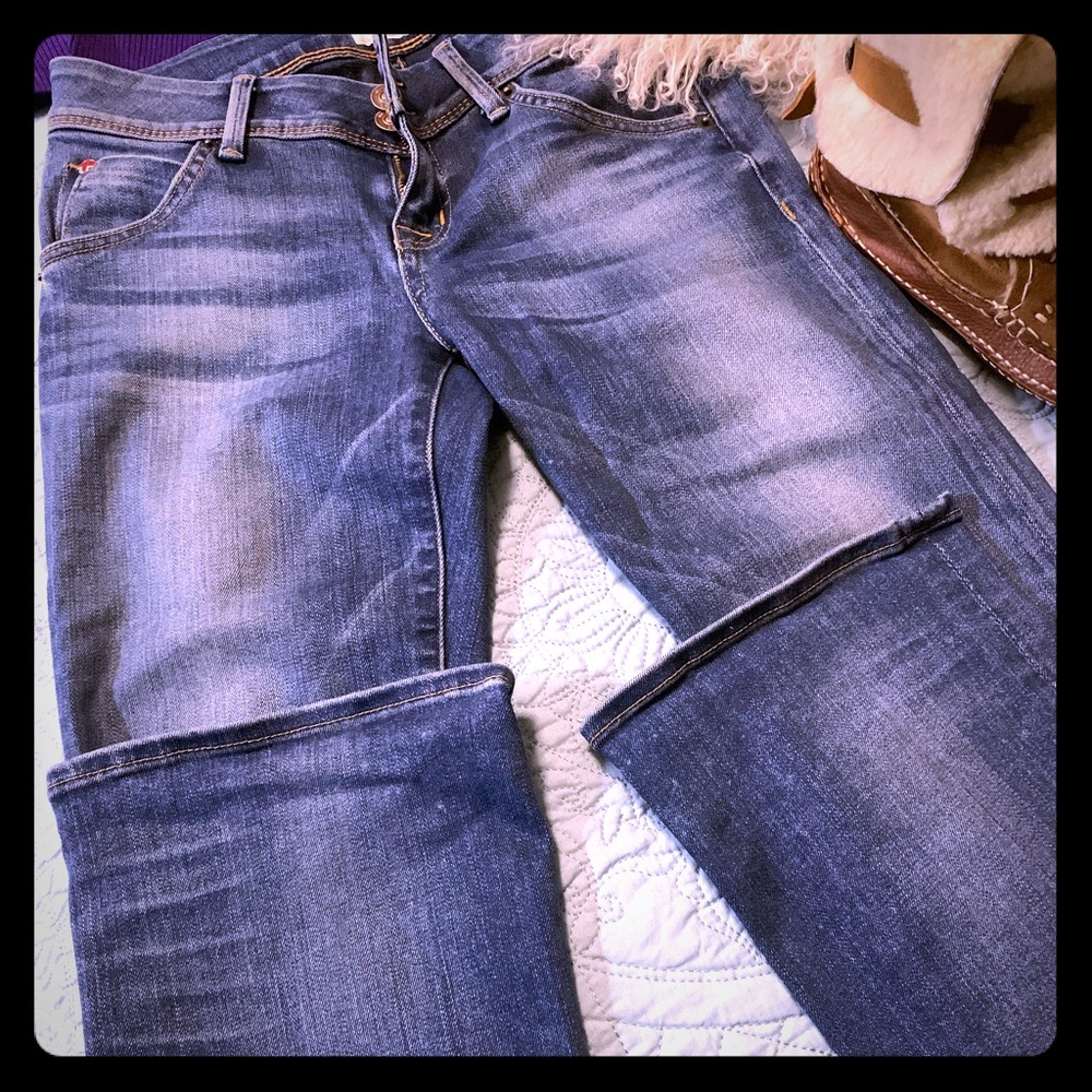 EUC - Medium wash Beth Baby Boot Hudson’s. 26x33